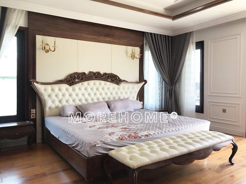 Bạn yêu thích nội thất gỗ tự nhiên với màu sắc sang trọng, lôi cuốn thì đừng nên bỏ lỡ mẫu giường gỗ óc chó đẹp được đóng tại xưởng gỗ nội thất MoreHome